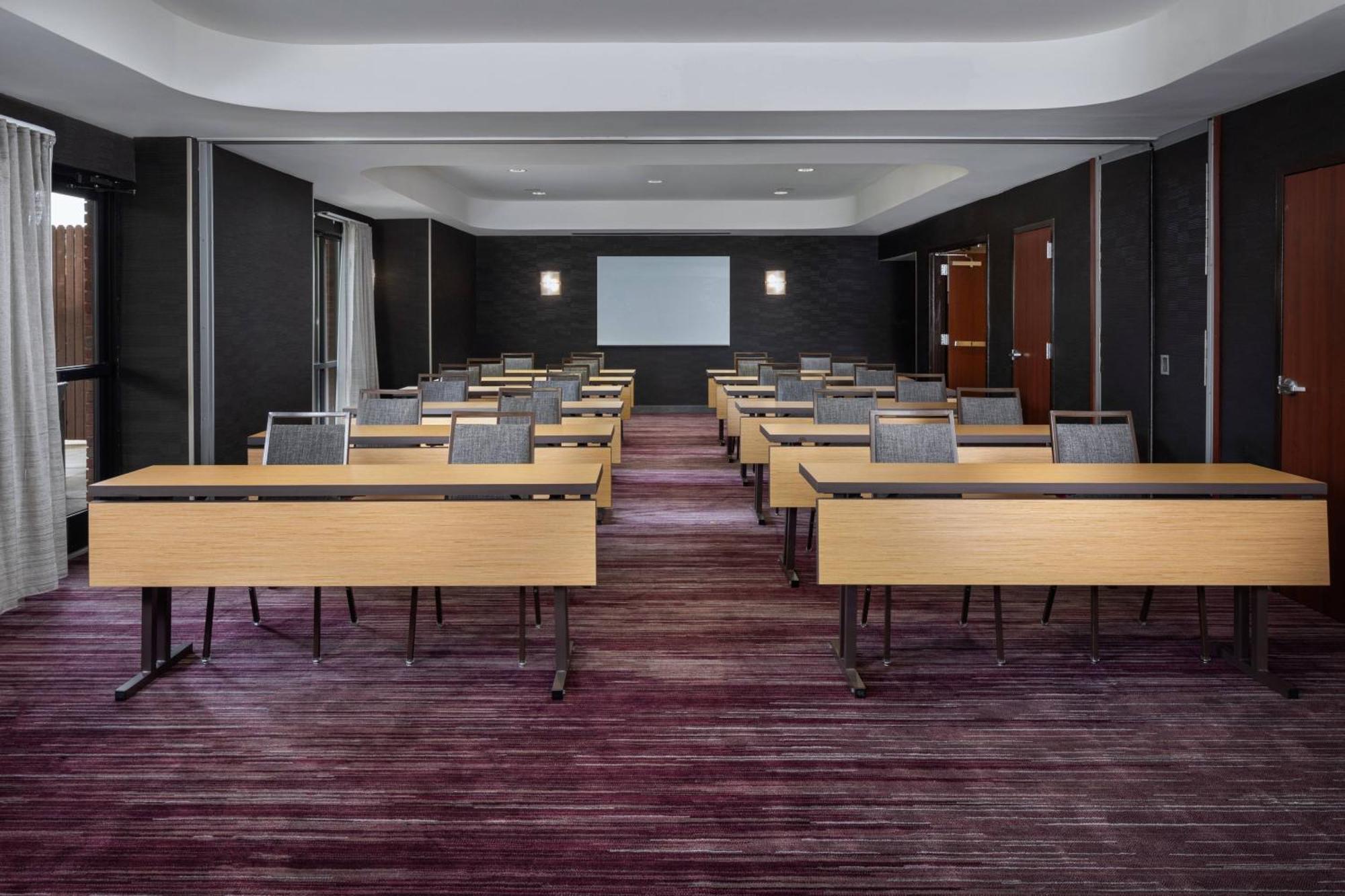 Courtyard By Marriott Anniston Oxford Hotel Exterior photo