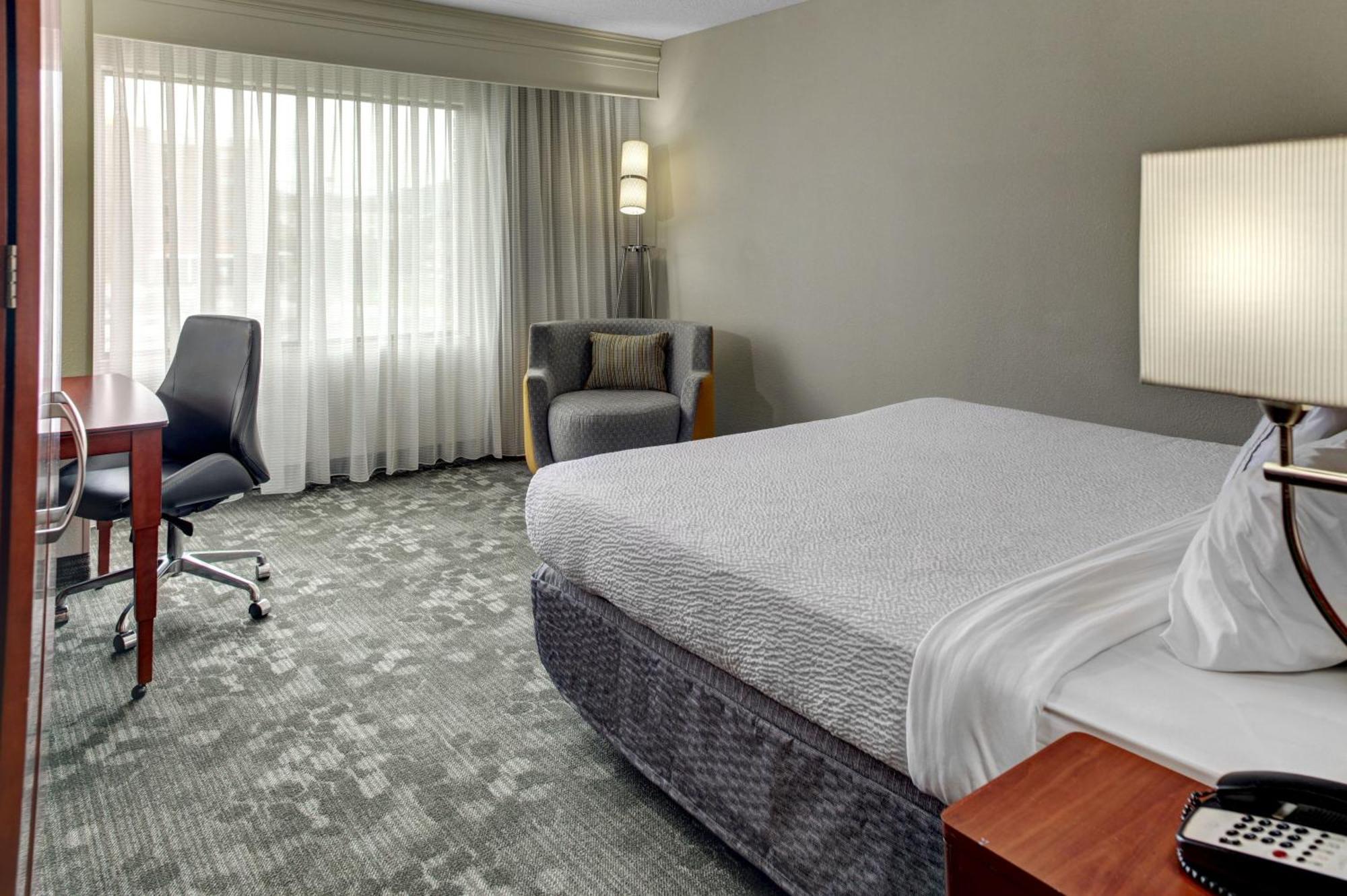 Courtyard By Marriott Anniston Oxford Hotel Exterior photo