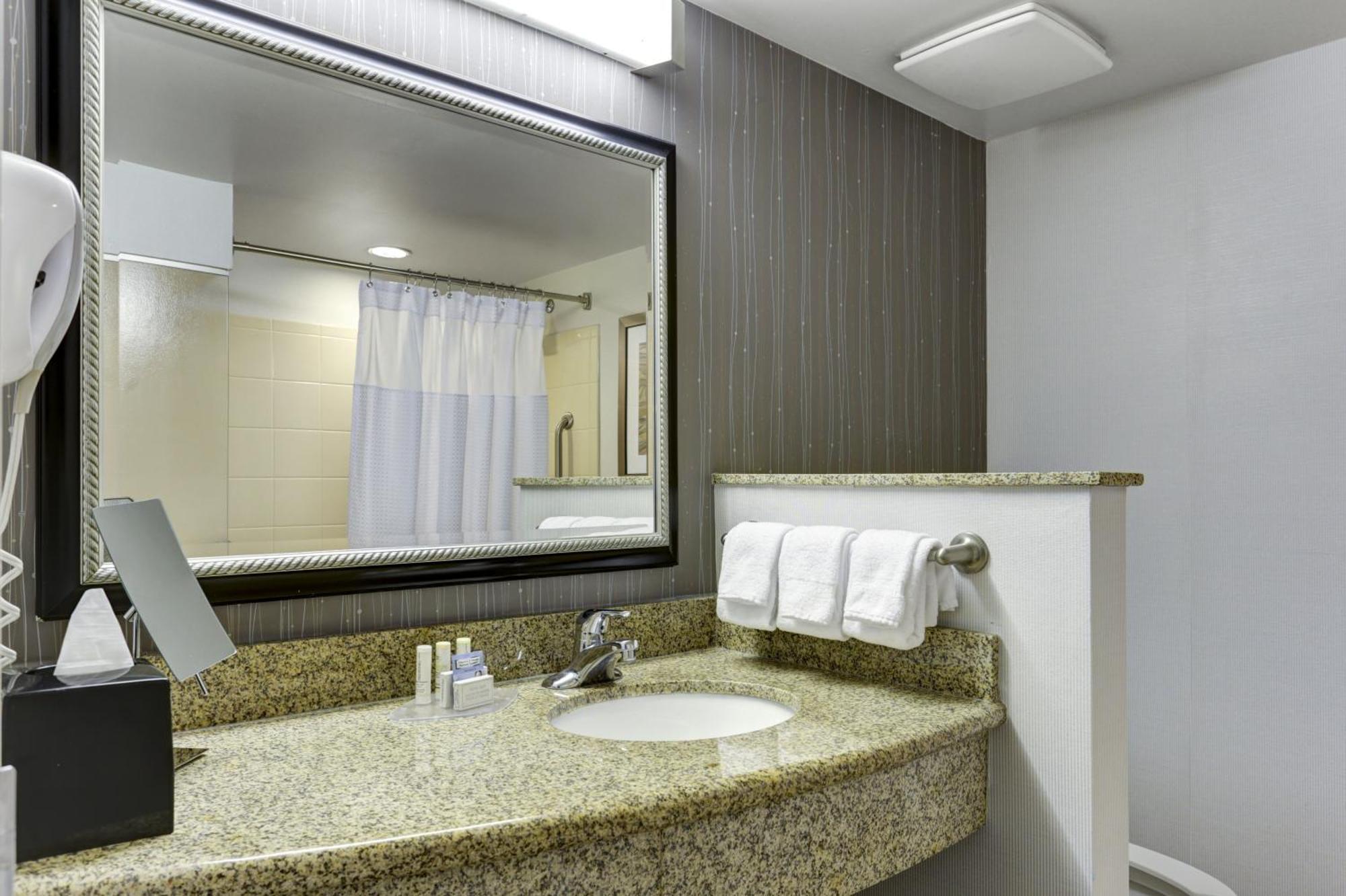 Courtyard By Marriott Anniston Oxford Hotel Exterior photo