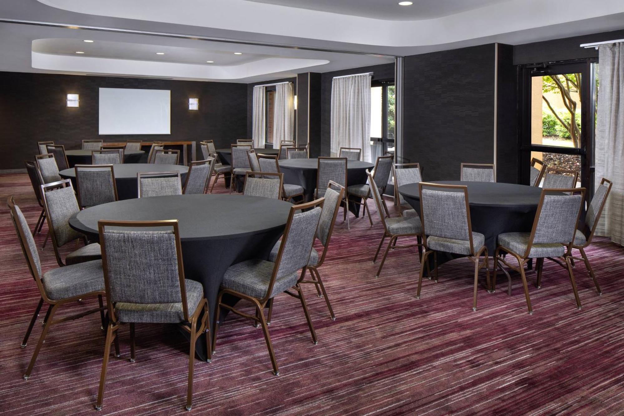 Courtyard By Marriott Anniston Oxford Hotel Exterior photo