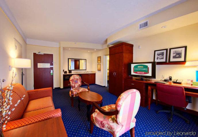 Courtyard By Marriott Anniston Oxford Hotel Exterior photo